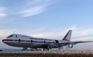 Stillgegelgte Boeing 747 vor der Versenkung im Persischen Golf