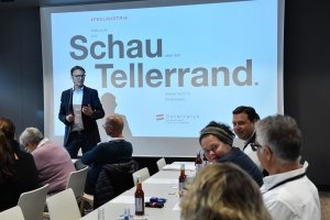Florian Größwang, Leiter Partnermanagement ÖW, erklärt die Reorganisation der Österreich Werbung