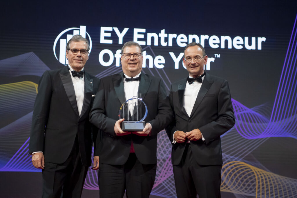 EY Entrepreneur 2024 – (v.l.) C. Pochtler, E. Raffeiner, E. Lehner (Foto: EY / Point of Fiew)