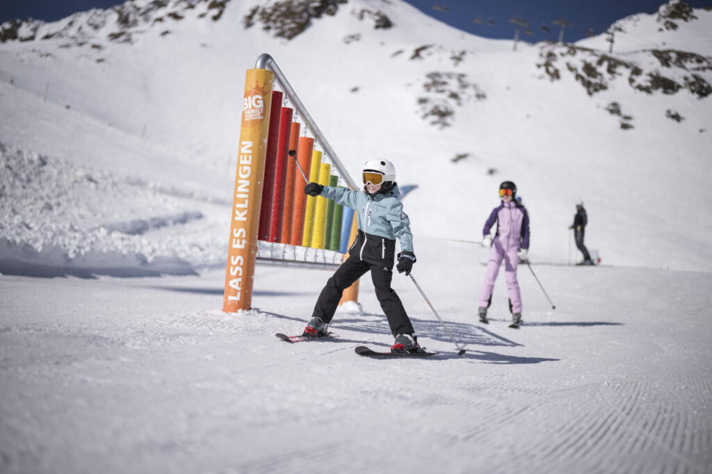 Winterurlaub im Stubaital: Kinder unter zehn Jahren fahren im gesamten Tal kostenlos.